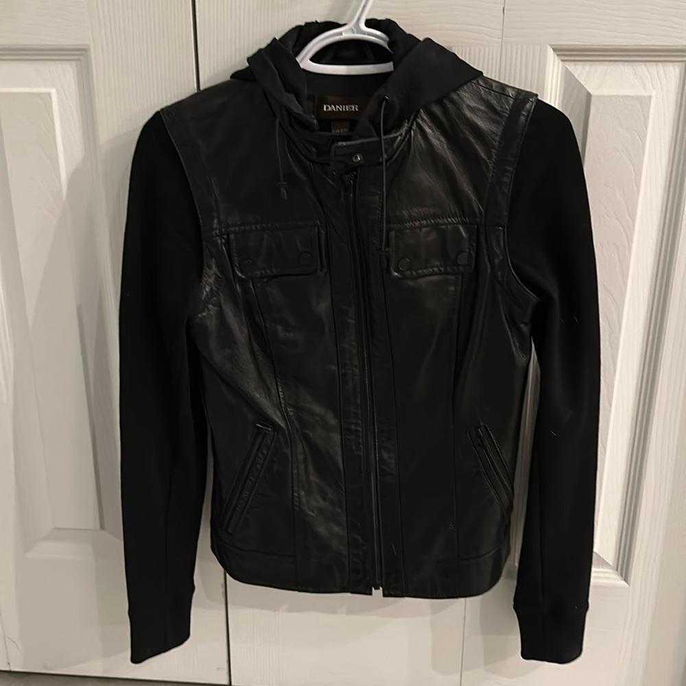 Women’s Danier leather jacket - 2XS